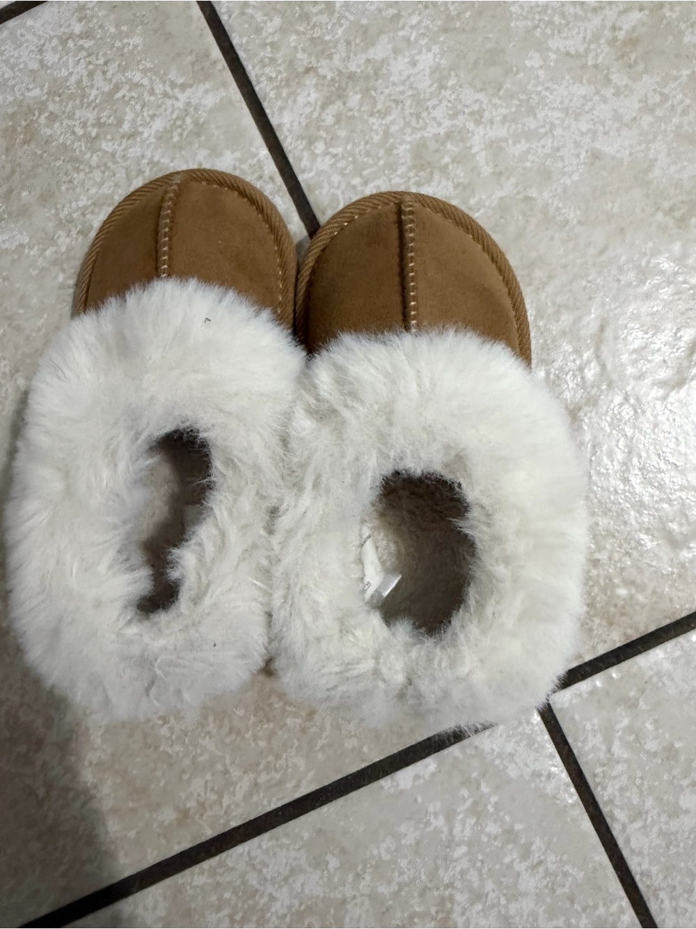 Kids Cozy Faux-Shearling Slippers in Brown and White